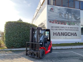 Chariot élévateur frontal 4 roues Hangcha XF25D-2 (CPCD25-X2H7F1)