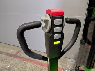 Gerbeur accompagnant Hangcha CDD15-A2MC2-ISZ