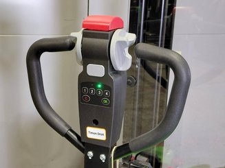 Gerbeur accompagnant Hangcha CDD15-A2MC2-ISZ