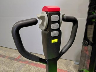 Gerbeur accompagnant Hangcha CDD15-A2MC2-ISZ