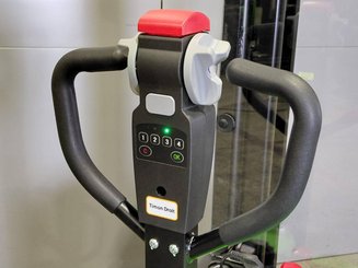 Gerbeur accompagnant Hangcha CDD15-A2MC2-ISZ