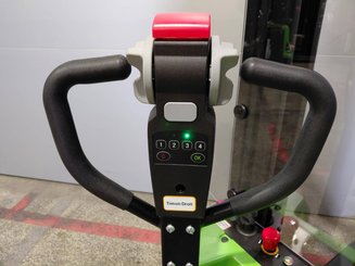 Gerbeur accompagnant Hangcha CDD15-A2MC2-ISZ